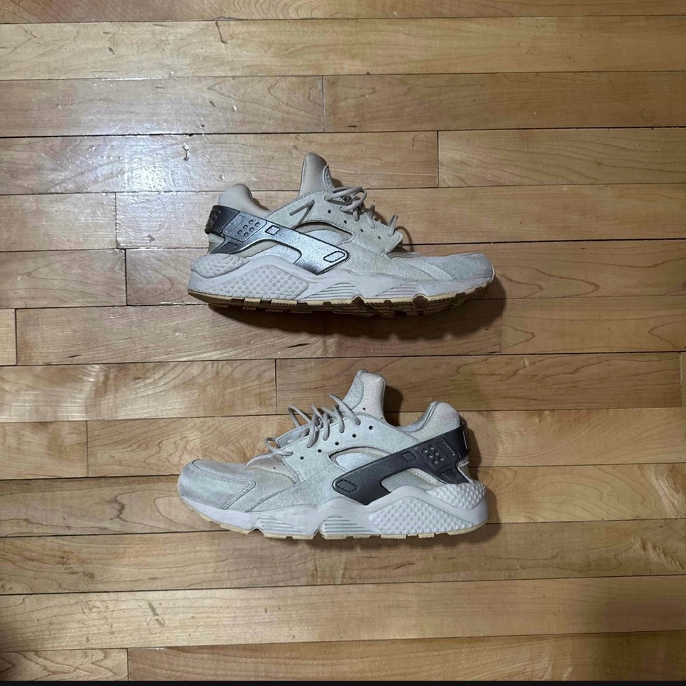 Nike Air Huarache Crater Premium Light Bone Size: 10